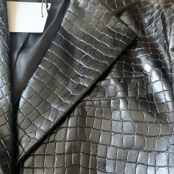 NWT ZARA Limited Edition Cropped Blazer. - Picture 6 of 10